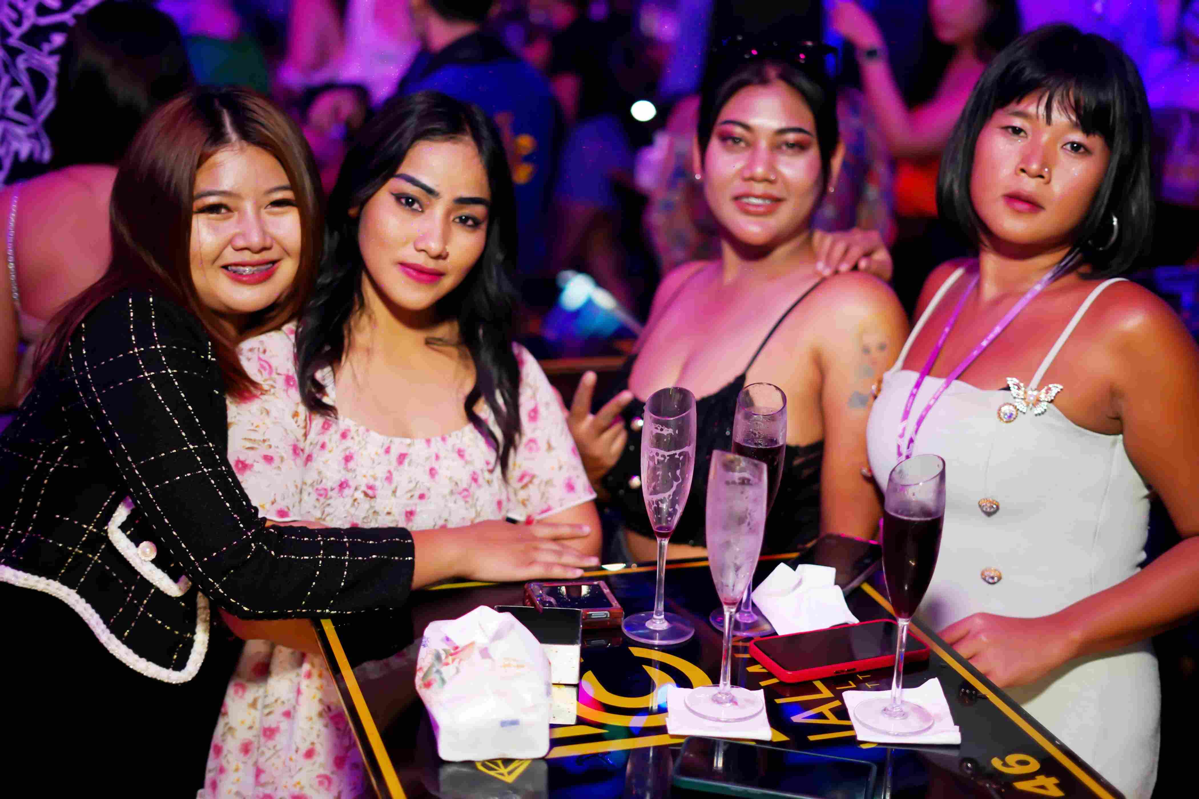 Best Night club to enjoy in Pattaya || Russian in Pattaya