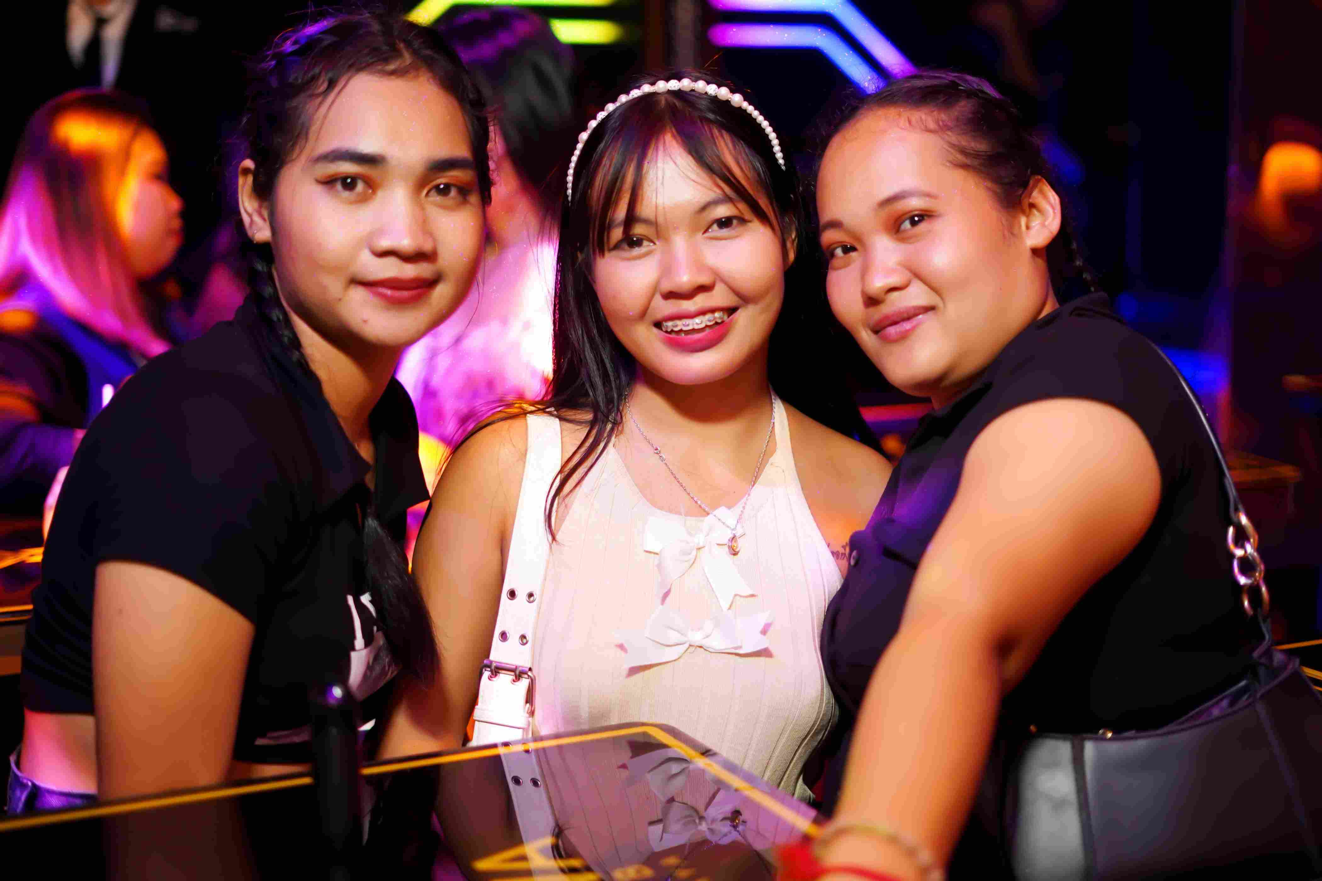 Jalwa Club Pattaya City || Pick up and drop services in Thailand